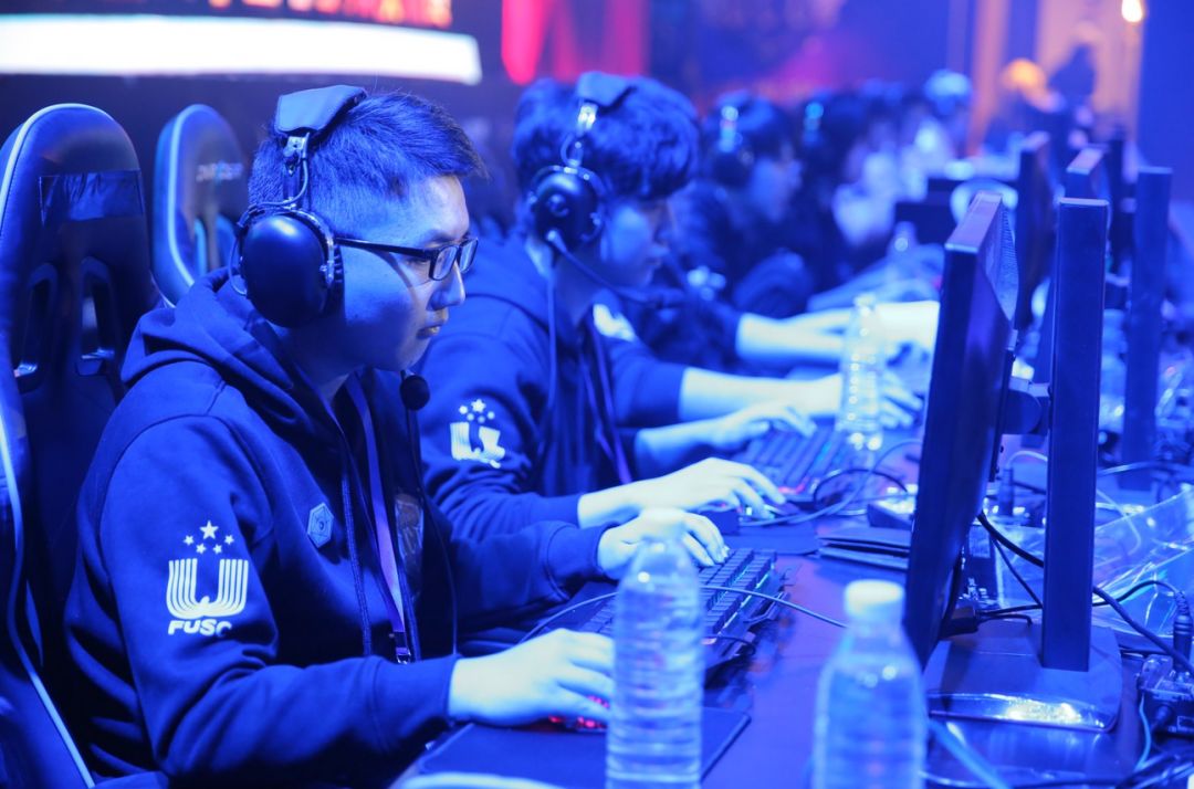 更要放眼于 更要放眼于